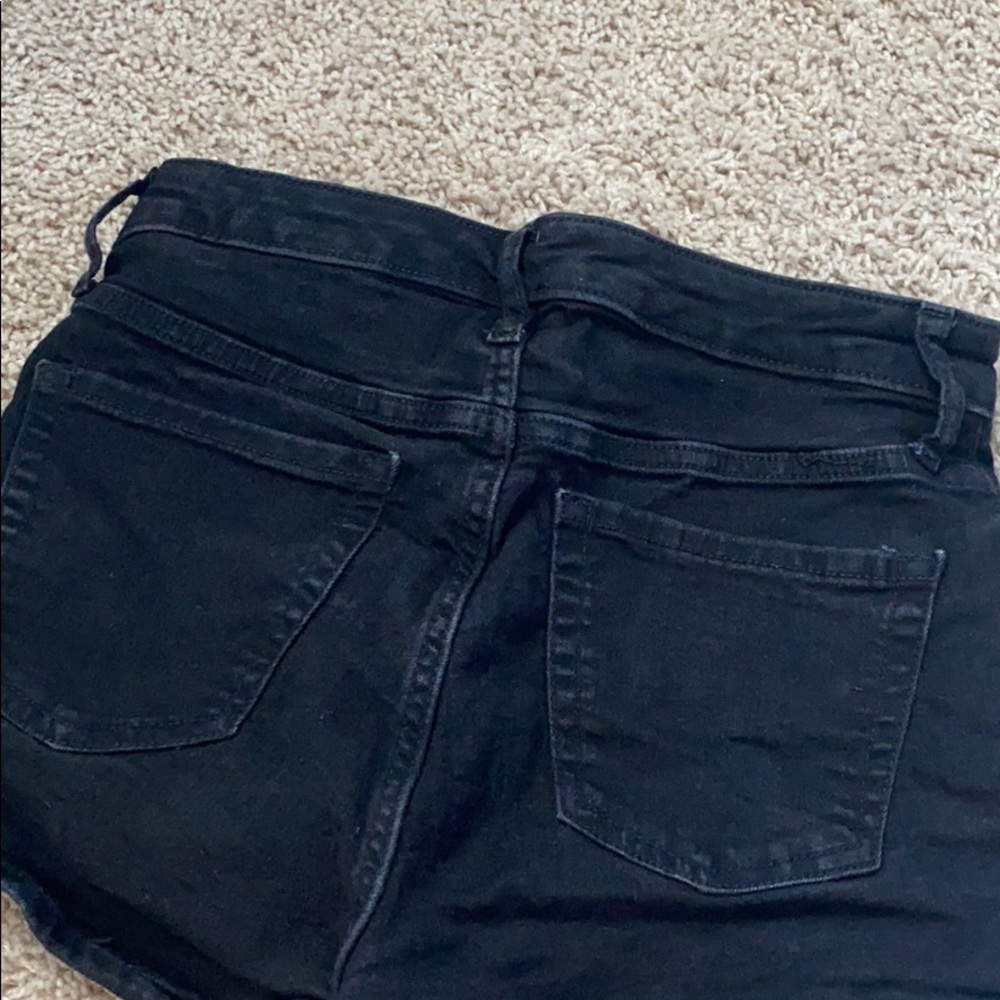 SHORTS - Picture 3 of 3